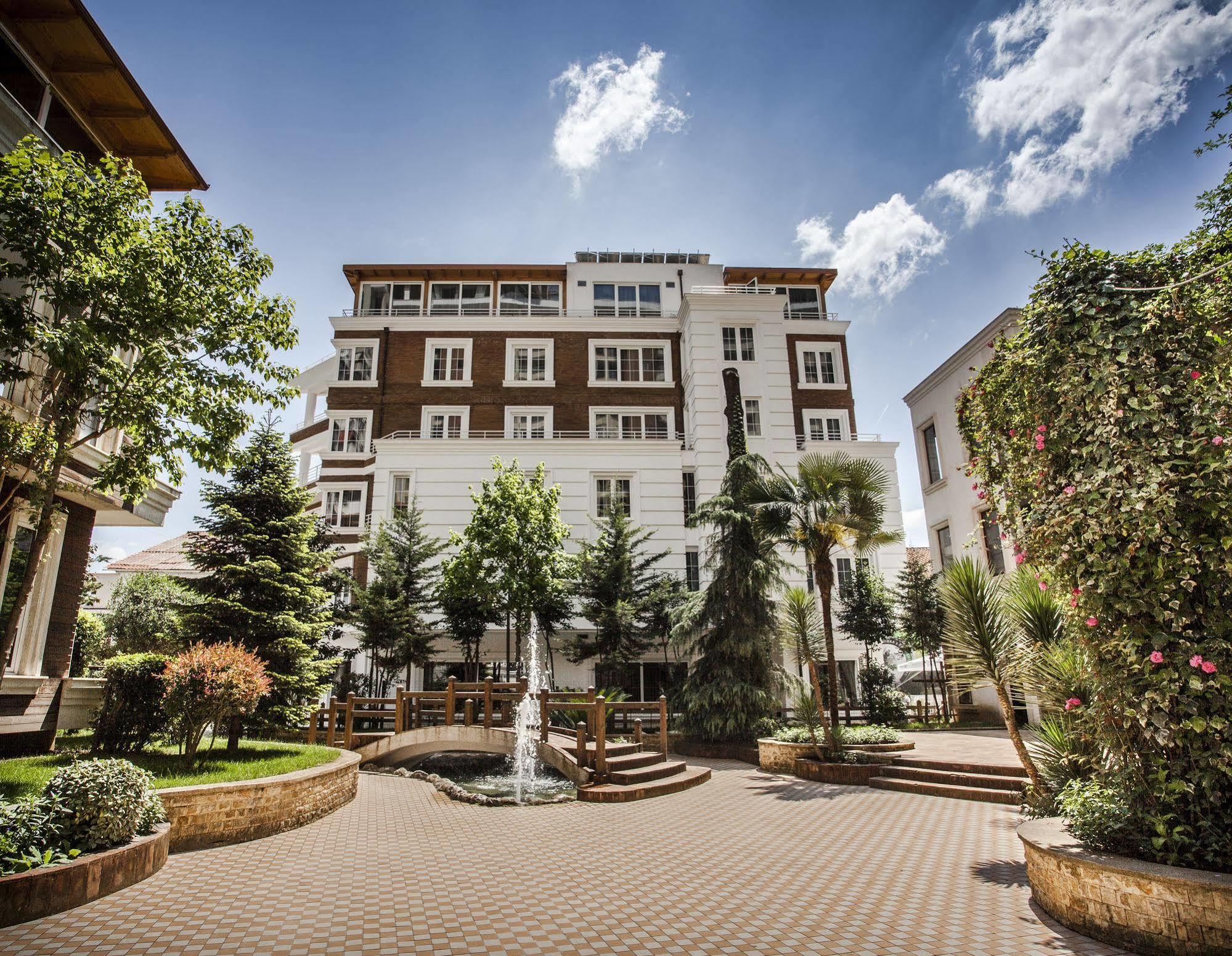 Prestige Hotel Tirana Kültér fotó